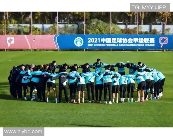 武汉羽毛球队在城市联赛中以97分稳居积分榜首位展现强劲实力